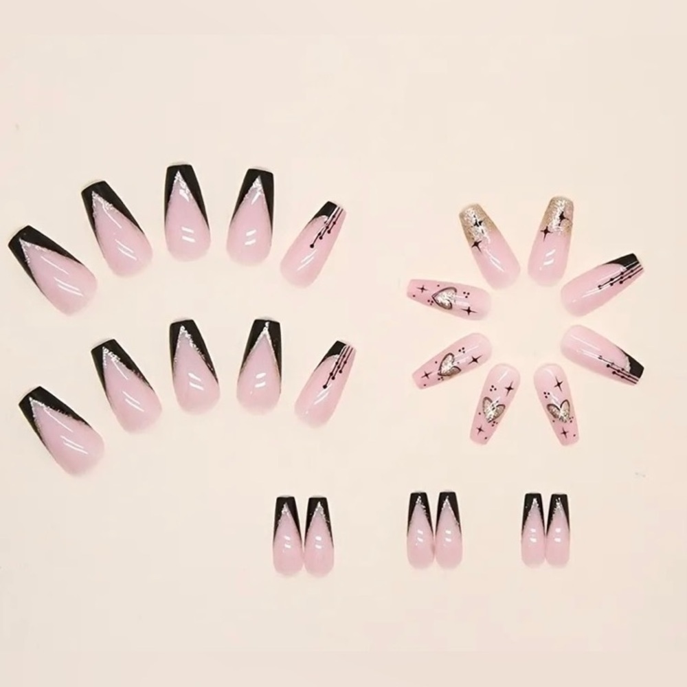 โค๏ธ 24pcs reusable short square press on nails with hearts ๐ - Picture 2 of 5